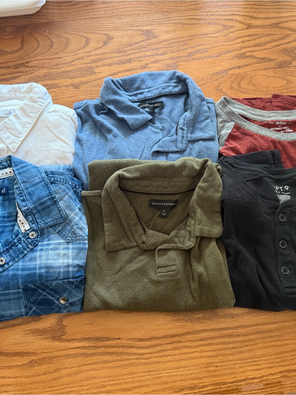 Men’s shirt Bundle XL brands include Banana Republic Urban Boundaries & Pipeline